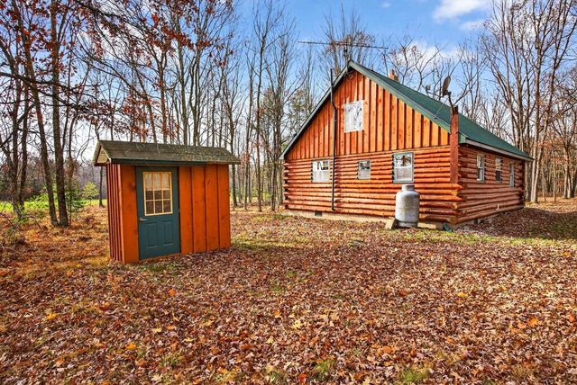 W9499 W 28TH ROAD, Crivitz, WI 54114