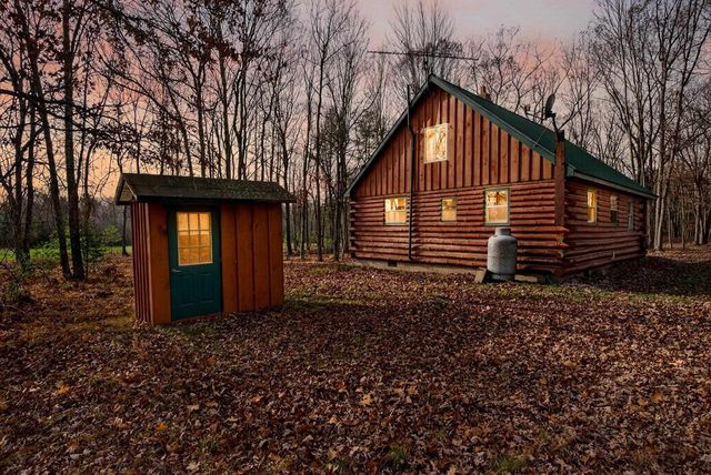 W9499 W 28TH ROAD, Crivitz, WI 54114