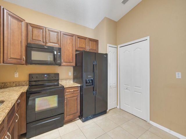 4190 Gator Greens Way 32, Fort Pierce, FL 34982