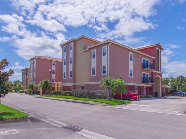 4190 Gator Greens Way 32, Fort Pierce, FL 34982