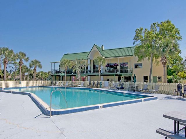 4190 Gator Greens Way 32, Fort Pierce, FL 34982