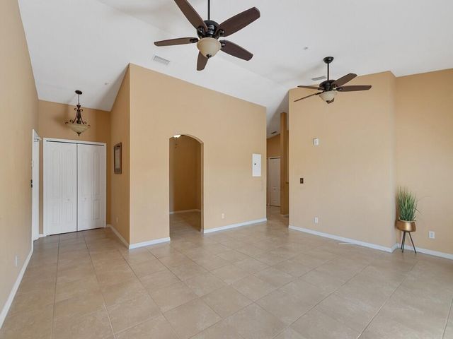 4190 Gator Greens Way 32, Fort Pierce, FL 34982