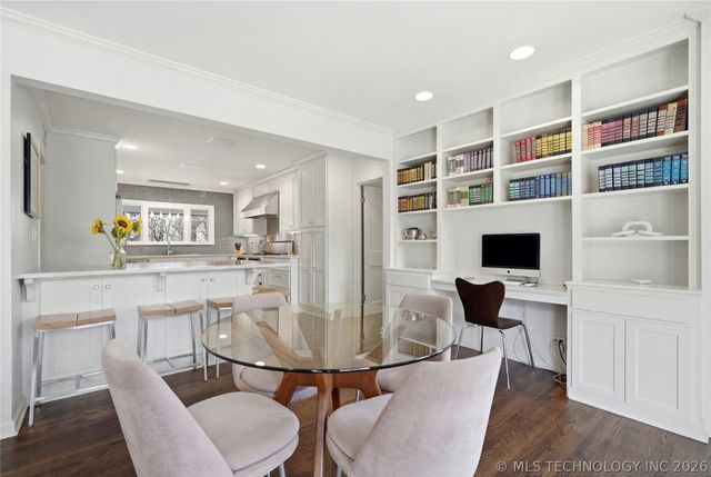 2315 S Delaware Place, Tulsa, OK 74114