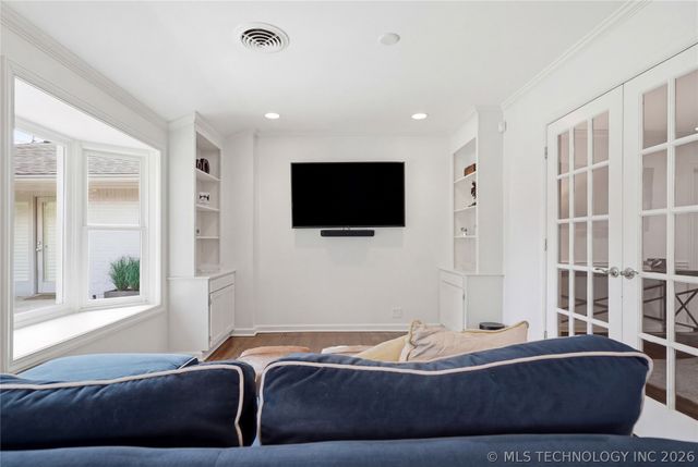 2315 S Delaware Place, Tulsa, OK 74114