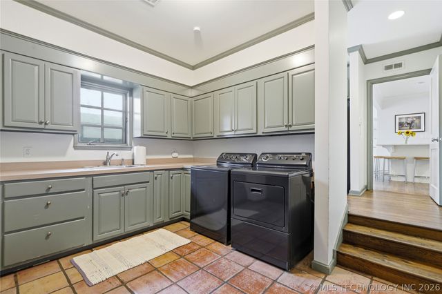 2315 S Delaware Place, Tulsa, OK 74114