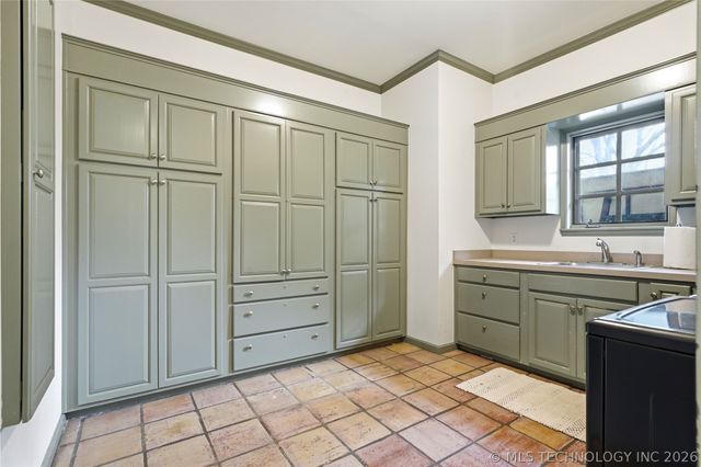 2315 S Delaware Place, Tulsa, OK 74114