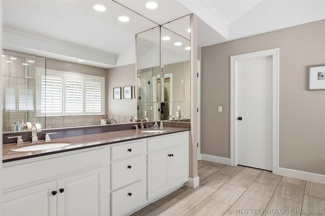 2315 S Delaware Place, Tulsa, OK 74114