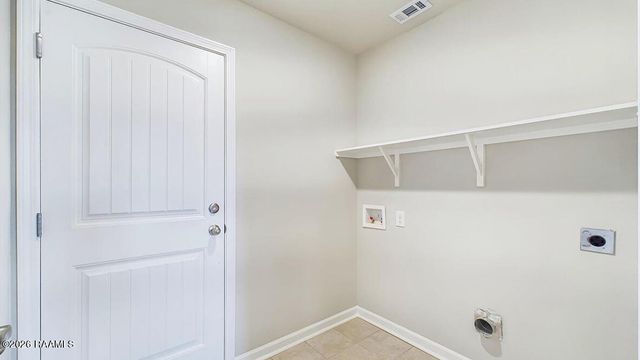 222 Crest Cove Drive, Maurice, LA 70555