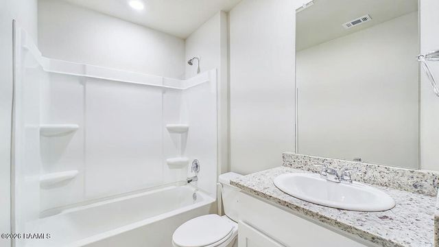 222 Crest Cove Drive, Maurice, LA 70555