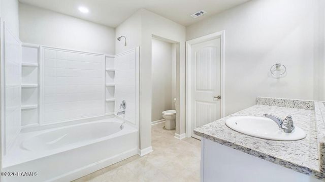 222 Crest Cove Drive, Maurice, LA 70555