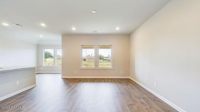 222 Crest Cove Drive, Maurice, LA 70555