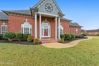 6384 Acree Woods Drive, Olive Branch, MS 38654