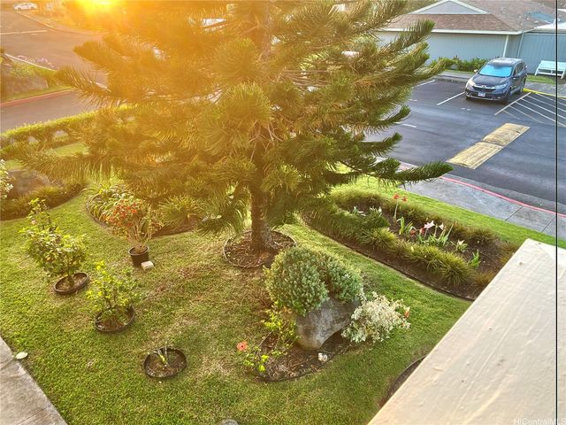 95-1050 Makaikai Street W16, Honolulu, HI 96789