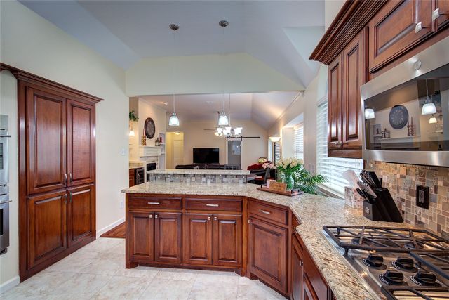 11 Lakeway Drive, Heath, TX 75032