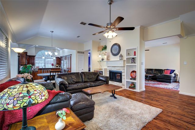 11 Lakeway Drive, Heath, TX 75032