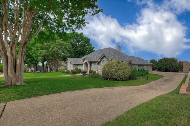 11 Lakeway Drive, Heath, TX 75032