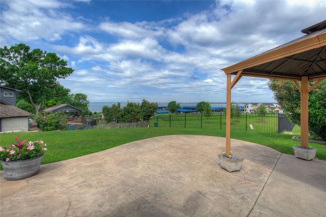 11 Lakeway Drive, Heath, TX 75032