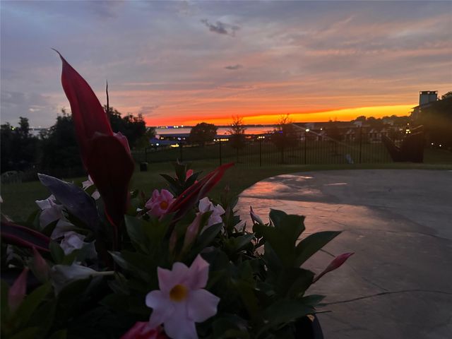 11 Lakeway Drive, Heath, TX 75032