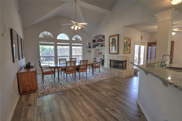 7417 Lake Micala Dr, Corpus Christi, TX 78413