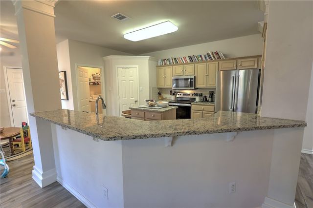 7417 Lake Micala Dr, Corpus Christi, TX 78413