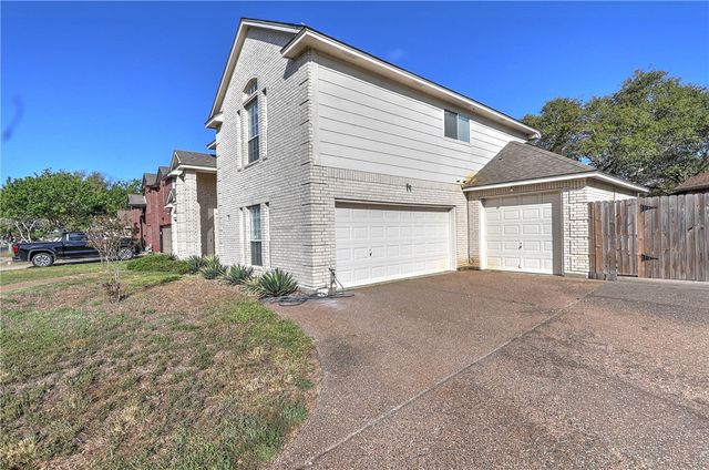 7417 Lake Micala Dr, Corpus Christi, TX 78413