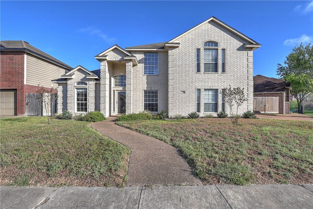 7417 Lake Micala Dr, Corpus Christi, TX 78413