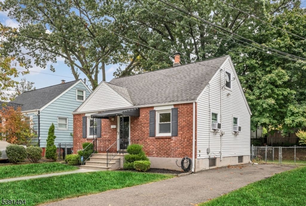 7 Ploch Rd, Clifton City, NJ 07013