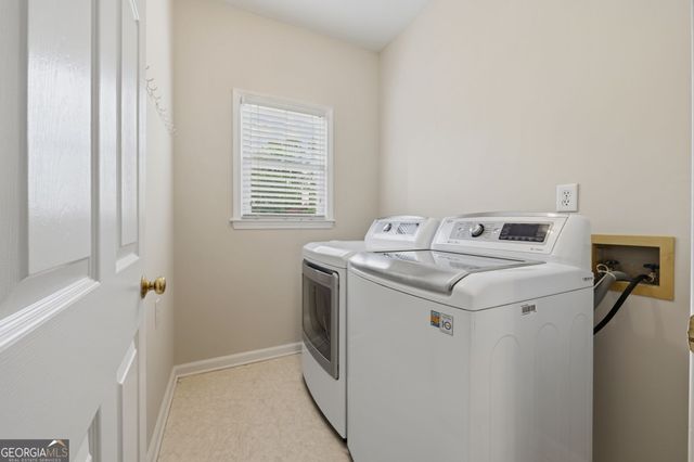 390 Woodbrook Way, Lawrenceville, GA 30043