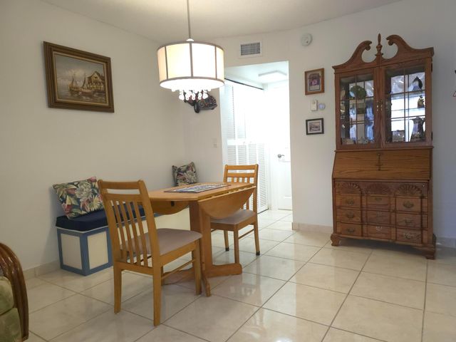 105 OXFORD 100, West Palm Beach, FL 33417