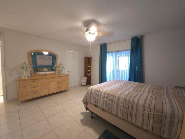 105 OXFORD 100, West Palm Beach, FL 33417