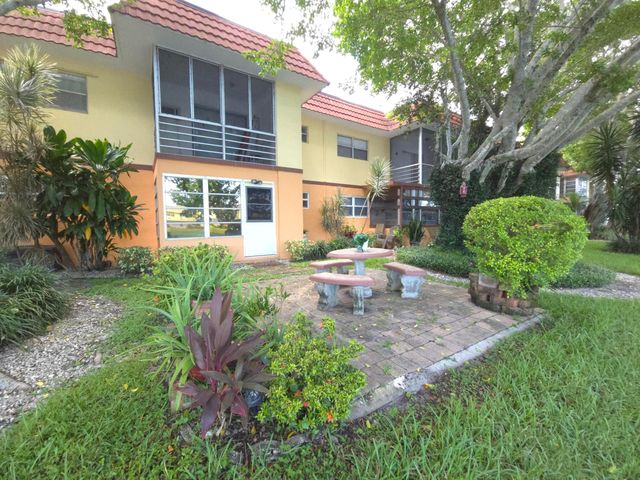 105 OXFORD 100, West Palm Beach, FL 33417