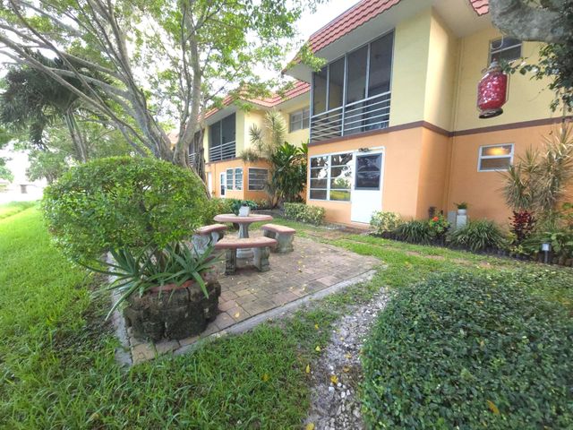105 OXFORD 100, West Palm Beach, FL 33417