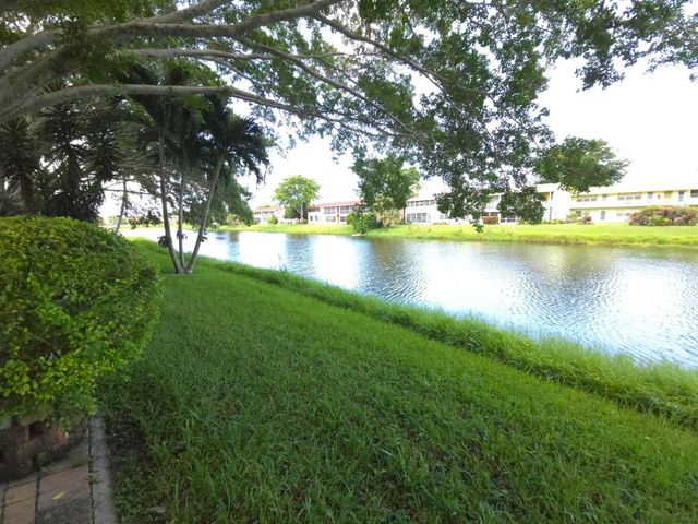 105 OXFORD 100, West Palm Beach, FL 33417