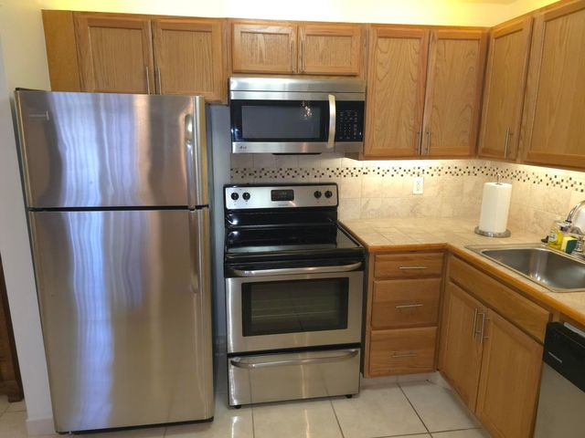 105 OXFORD 100, West Palm Beach, FL 33417