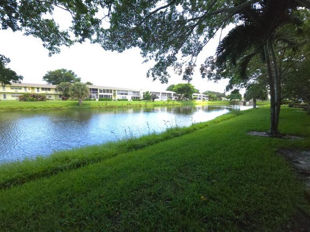 105 OXFORD 100, West Palm Beach, FL 33417