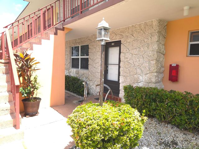 105 OXFORD 100, West Palm Beach, FL 33417