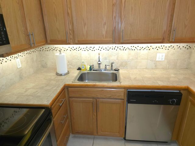 105 OXFORD 100, West Palm Beach, FL 33417