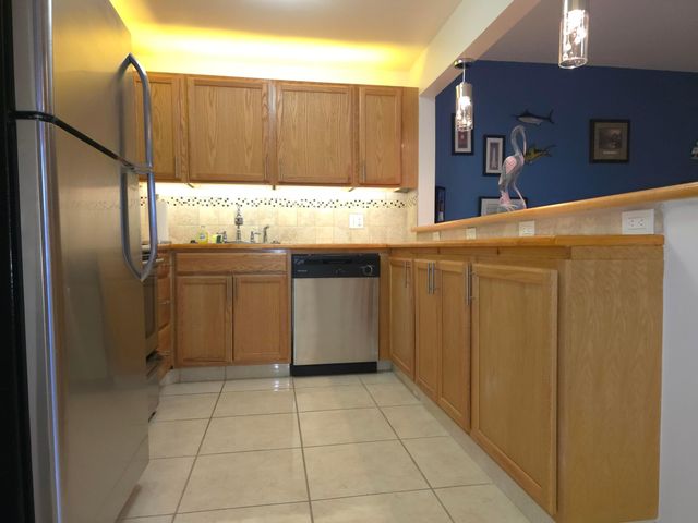 105 OXFORD 100, West Palm Beach, FL 33417