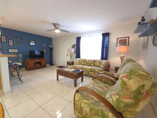 105 OXFORD 100, West Palm Beach, FL 33417