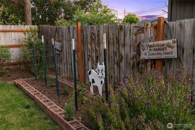 810 E Hobert Avenue, Ellensburg, WA 98926