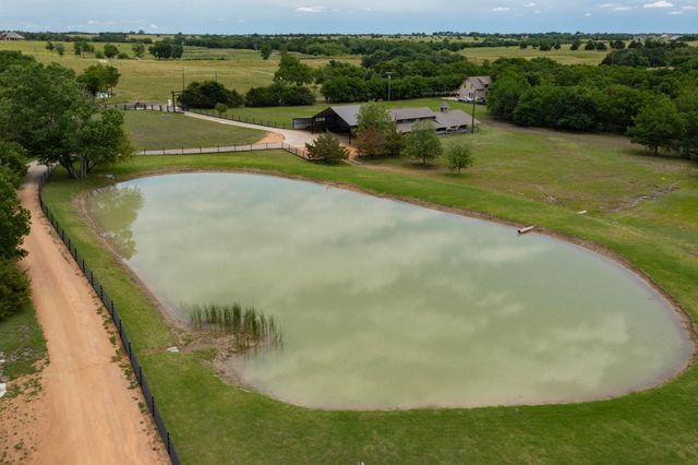 5720 County Road 1094, Celeste, TX 75423