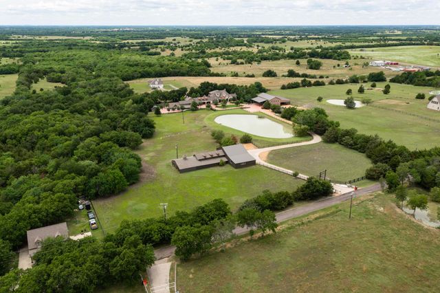 5720 County Road 1094, Celeste, TX 75423