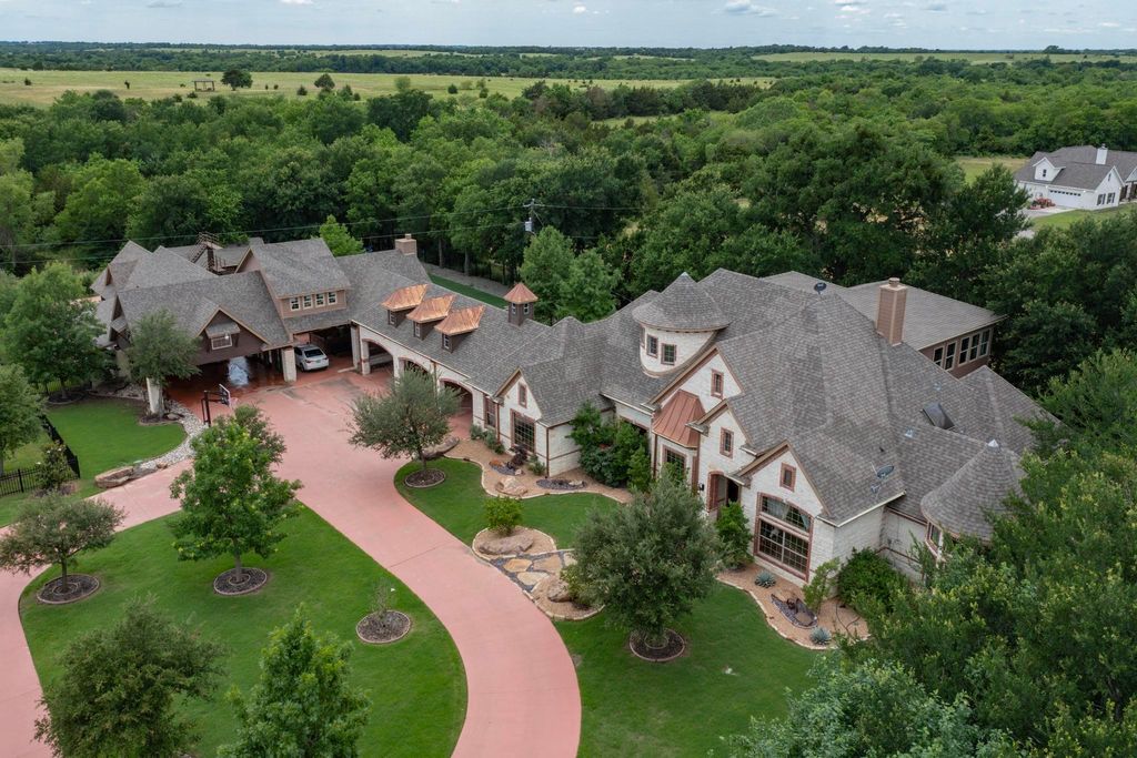 5720 County Road 1094, Celeste, TX 75423