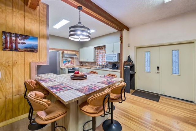 2911 Larkspur Ln, Camino, CA 95709