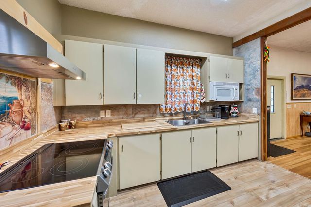 2911 Larkspur Ln, Camino, CA 95709