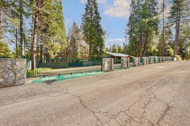 2911 Larkspur Ln, Camino, CA 95709