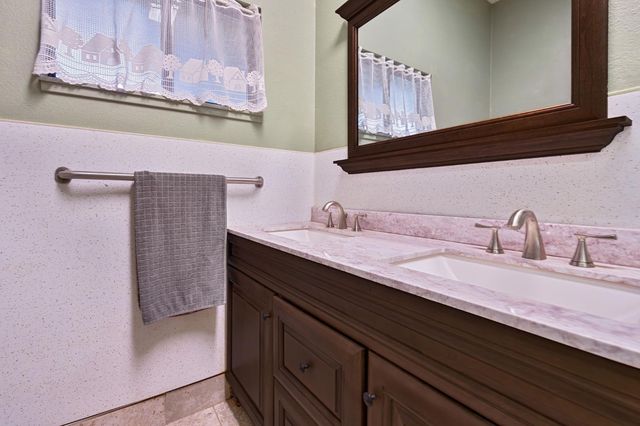 2911 Larkspur Ln, Camino, CA 95709