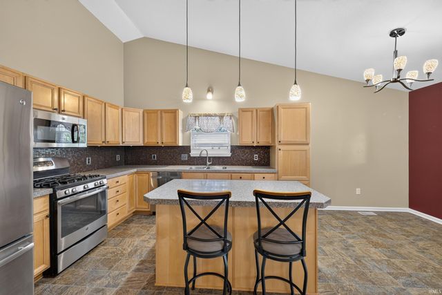 3031 N Cantlin Drive, Bloomington, IN 47404