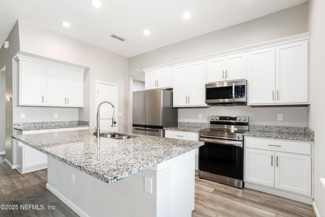 7502 ORTEGA BLUFF Parkway, Jacksonville, FL 32244