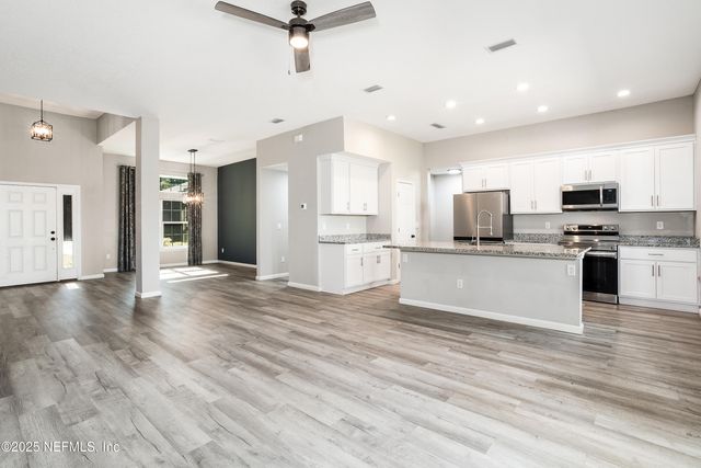 7502 ORTEGA BLUFF Parkway, Jacksonville, FL 32244